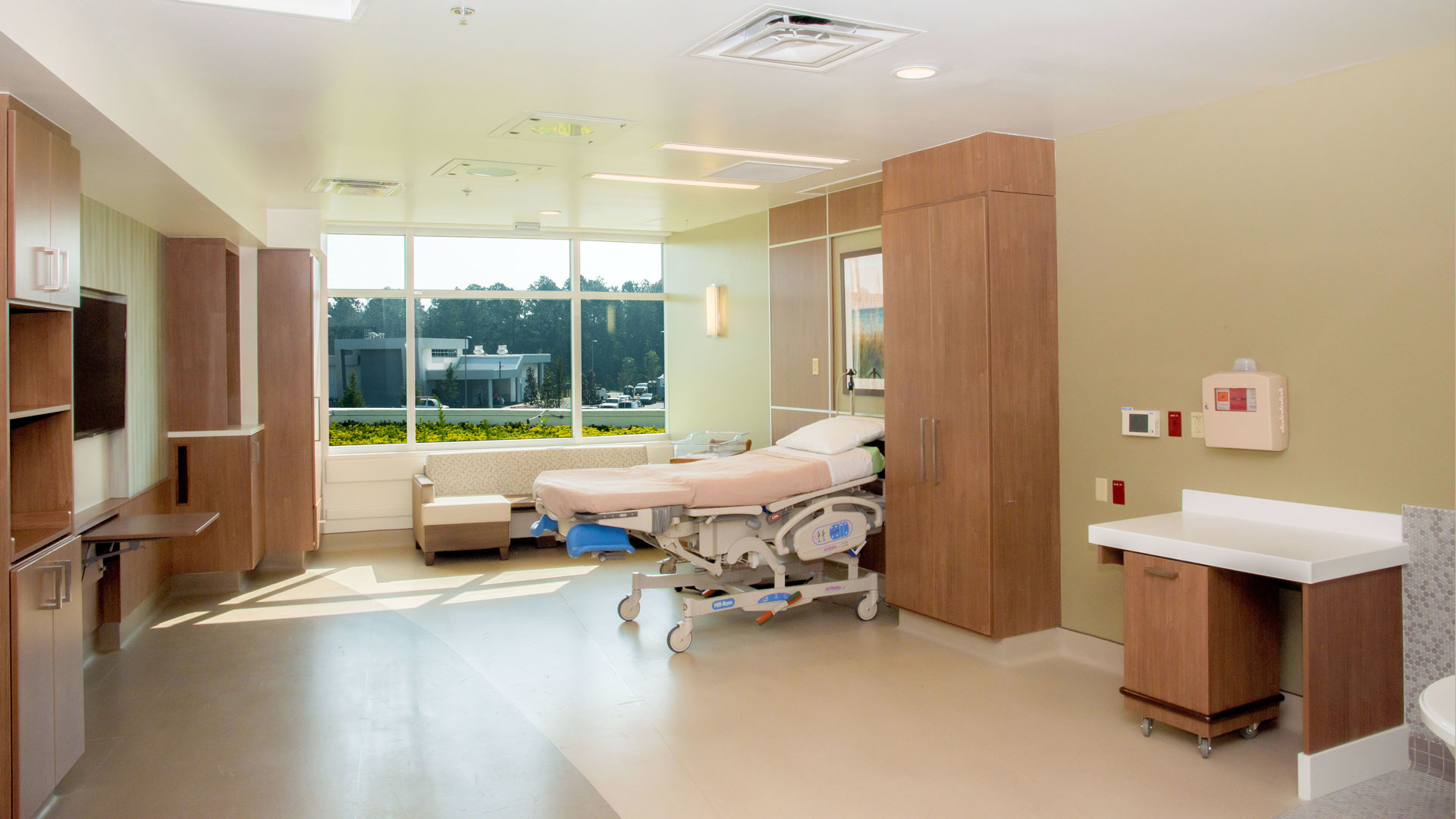 UF Health North Labor and Delivery suite